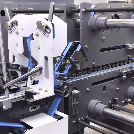 China Kartons Yaojia Paletten Wellpappe Faltschachtelklebemaschine Karton Papiertüte Herstellungsmaschine Heißer Verkauf